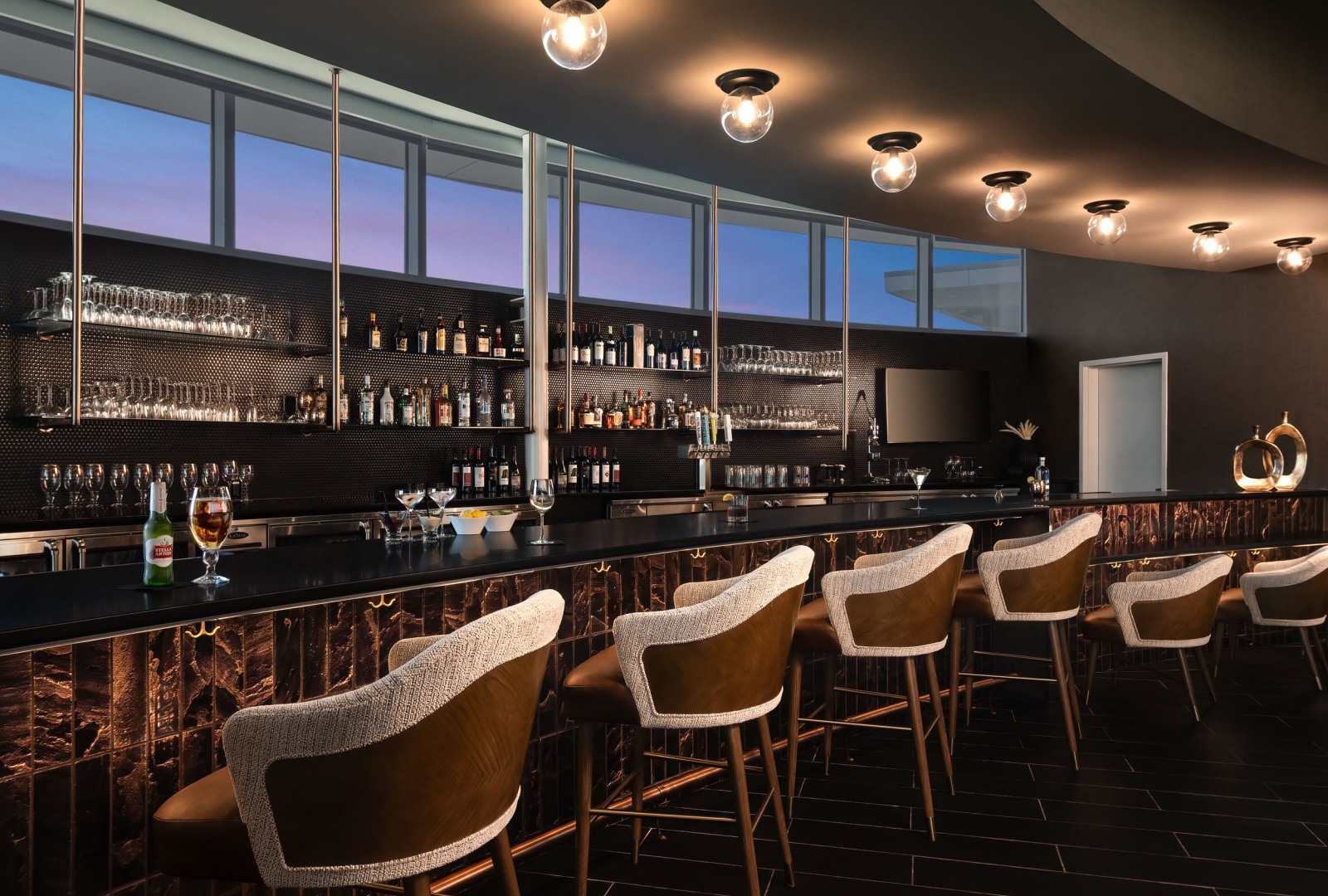 Davis-Cornelias-Bar
