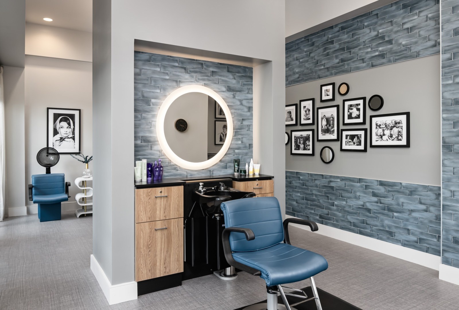 Davis-Salon-Chair
